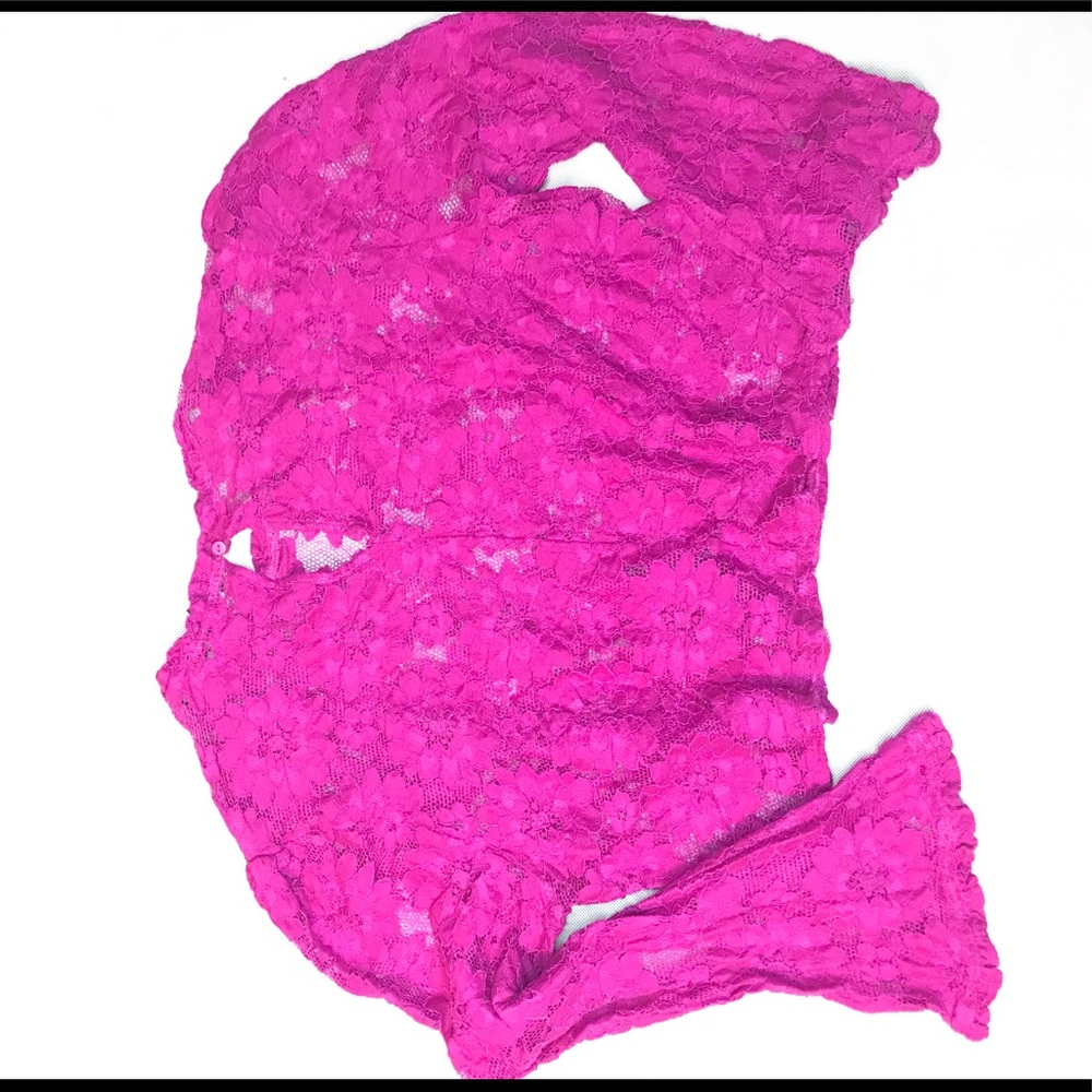 Hot pink lace crop top😍
